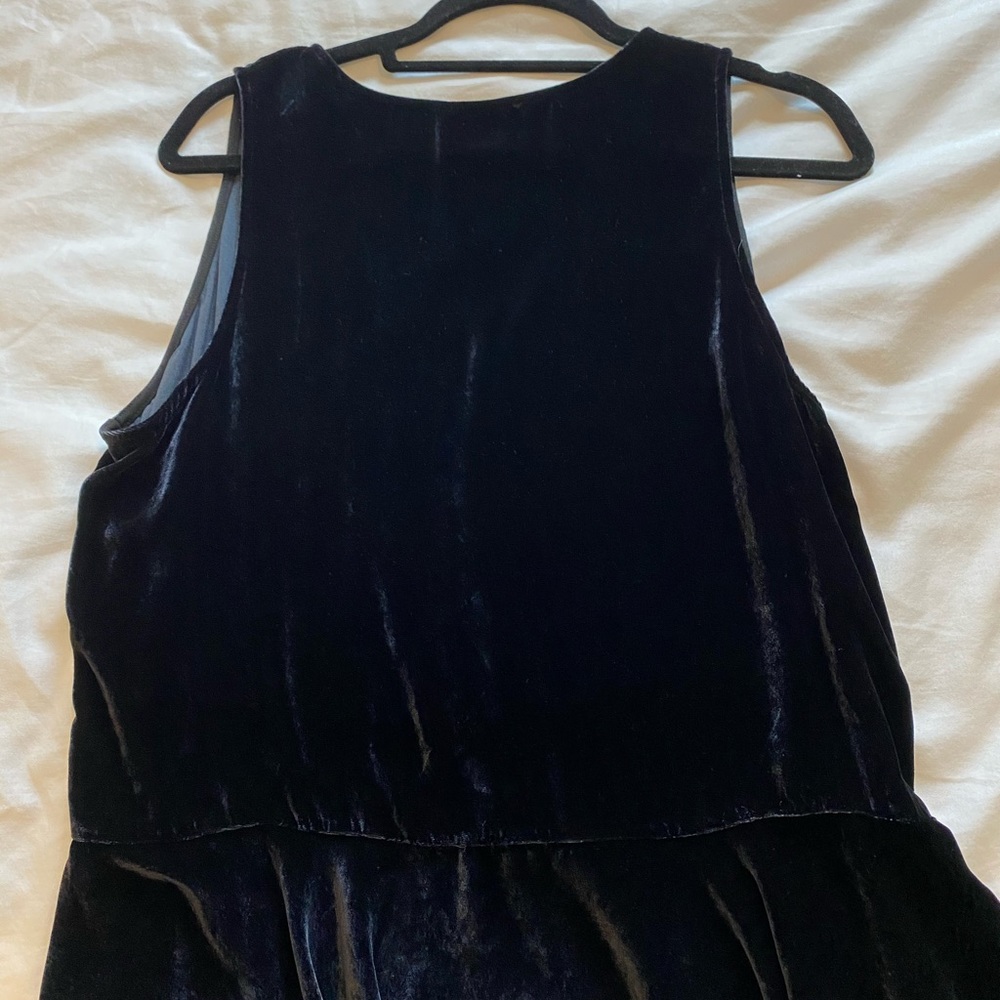 NWOT black silk velvet peplum tank top - Picture 4 of 4